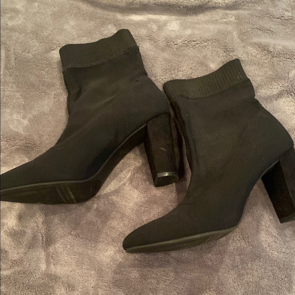 Simply Vera Vera Wang Black Heeled Boots with Stretchy Fabric